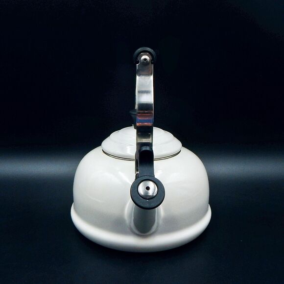 Le Creuset Whistling Tea Kettle White Enamel On Steel 1.7 Quart 1.6 Litre - Picture 2 of 13